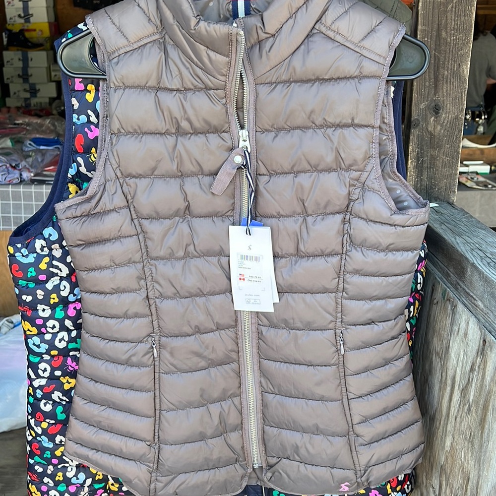 Light weight puffer vest size 4